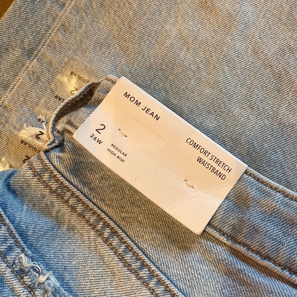 American Eagle Outfitters Aged Blue Traveler Distressed Mom Jeans - Picture 2 of 10